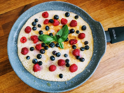 Omlet biszkoptowy z owocami