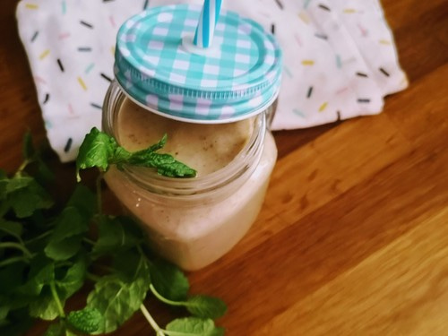 Koktajl z melonem, gruszką i sokiem jabłkowym